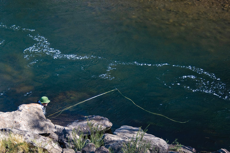 //content.osgnetworks.tv/flyfisherman/content/photos/Scouting-Trout.jpg