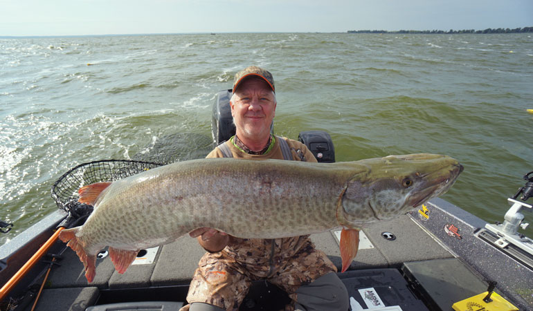 //content.osgnetworks.tv/infisherman/content/photos/Casting-While-Muskie-Fishing.jpg