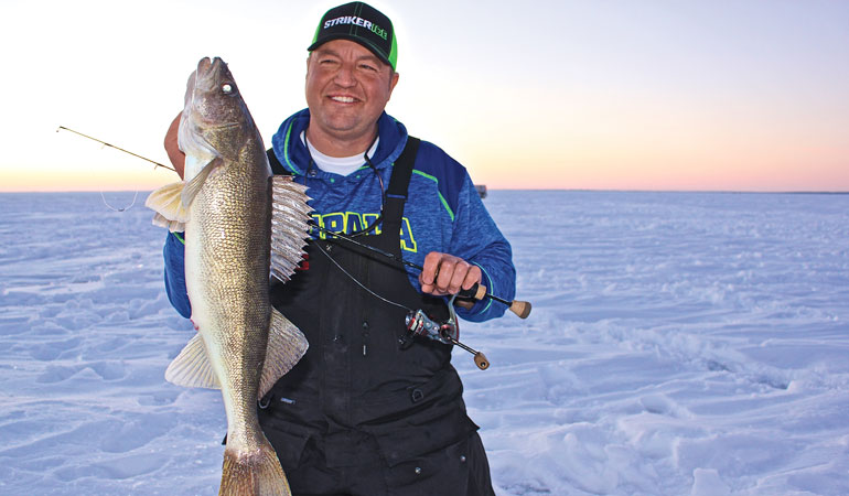 //content.osgnetworks.tv/infisherman/content/photos/Tony-Roach-Light-Line-Ice-Fishing.jpg