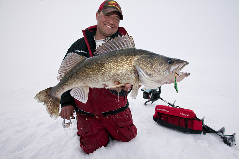//content.osgnetworks.tv/infisherman/content/photos/Tony-Roach-with-Big-Walleye.jpg