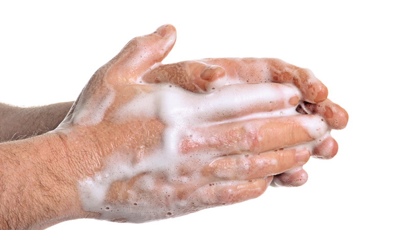 //content.osgnetworks.tv/infisherman/content/photos/Washing-hands-after-baiting.jpg