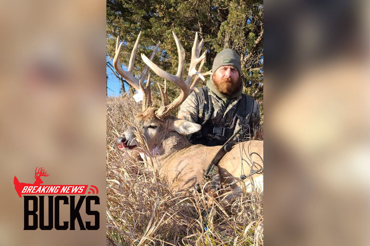 Iowa Bowhunter Bags Amazing Non-typical Target Buck While Hunting with Son