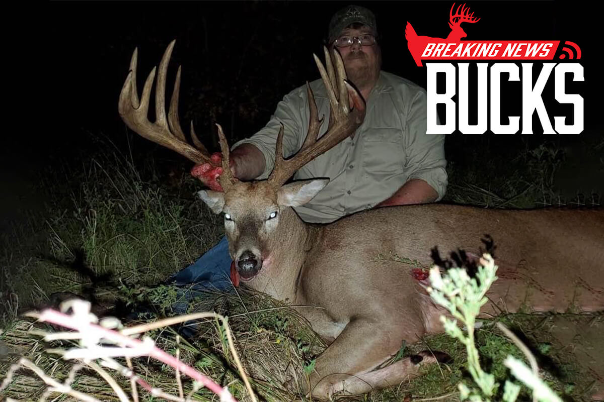 Oklahoma Hunter Sticks Heavy-antlered Non-typical After Gaining Permission on Property