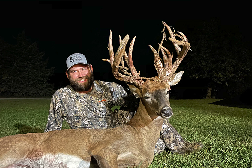 Kansas Hunter Kills 202-inch Non-typical with a Bow