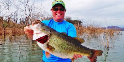 You don’t have to be a pro like Joe Thomas to catch a 9-pounder on Picachos. This lady angler from Virginia notched a 9-12 – on the same day she caught a 9-5 on El Salto. (Pete Robbins photo)