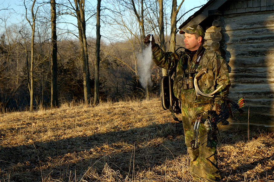 Tips for Getting To and From a Hunting Treestand without Getting Busted