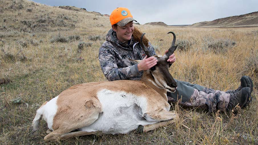 Huntresses Take to Wyoming for Antelope Hunt