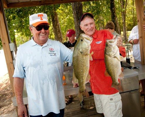 Bill Dance, fishing the Bassmaster Legends event with Jerry McKinnis, is overjoyed to serve. (B.A.S.S. photo)