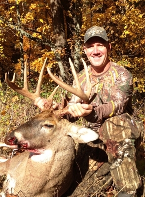 Watch bow hunter Brent Chapman take aim at Kansas trophy
