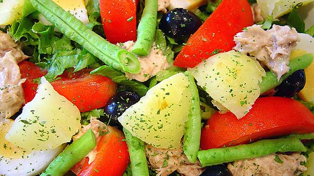Salad Provencal with Tuna, Olives and Red Potatoes Recipe