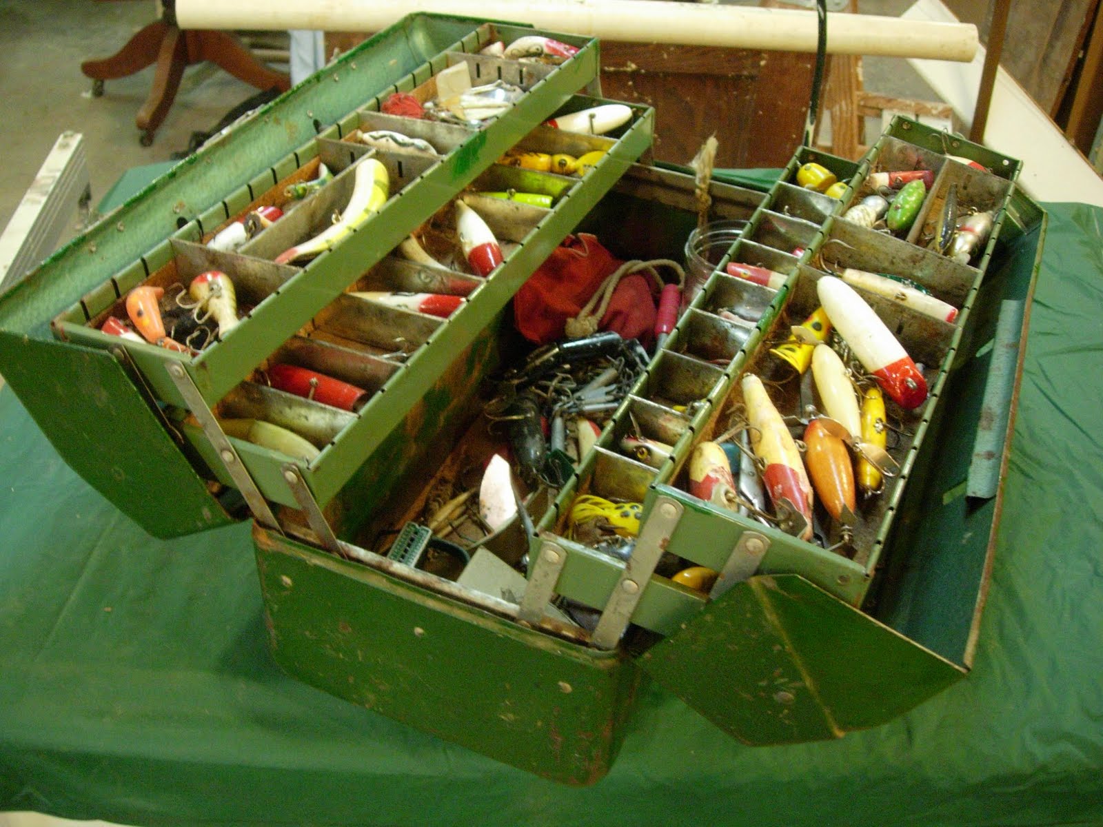 Organize Your Fishing Tackle Organize Fishing Tackle - Old Tackle Box
