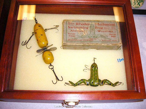 Rhodes Mechanical Swimming Frog