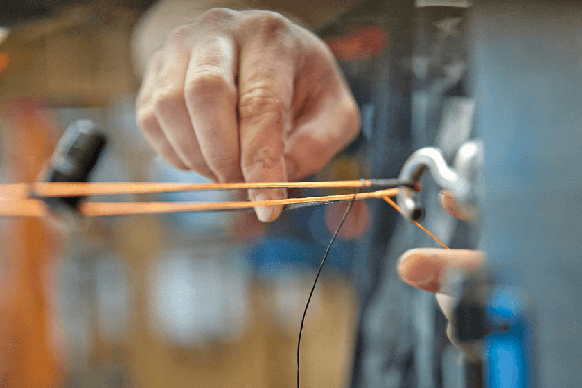 HOW TO PROPERLY WAX OUR BOW STRING - 60X Custom Strings