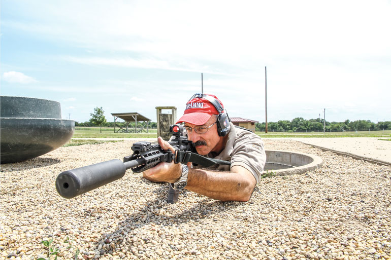 How to Shoot with a Reflex or Red Dot Sight (Explained in Plain English) -  Scopes Field