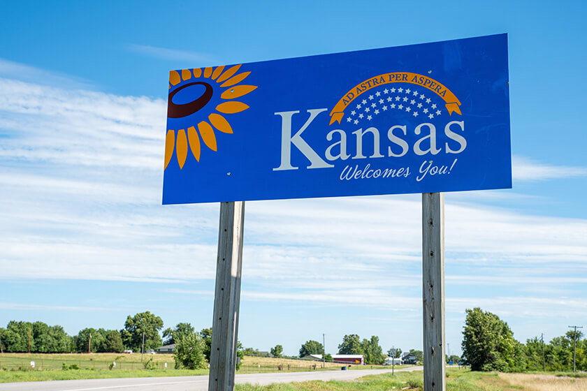 Kansas Legislators Override Governor's Veto of Carry Measure for Those Aged 18-20