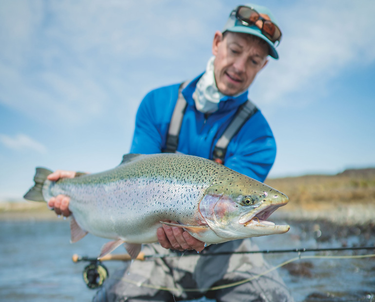 //content.osgnetworks.tv/flyfisherman/content/photos/Giant-Rainbow-at-Jurassic-Lake.jpg