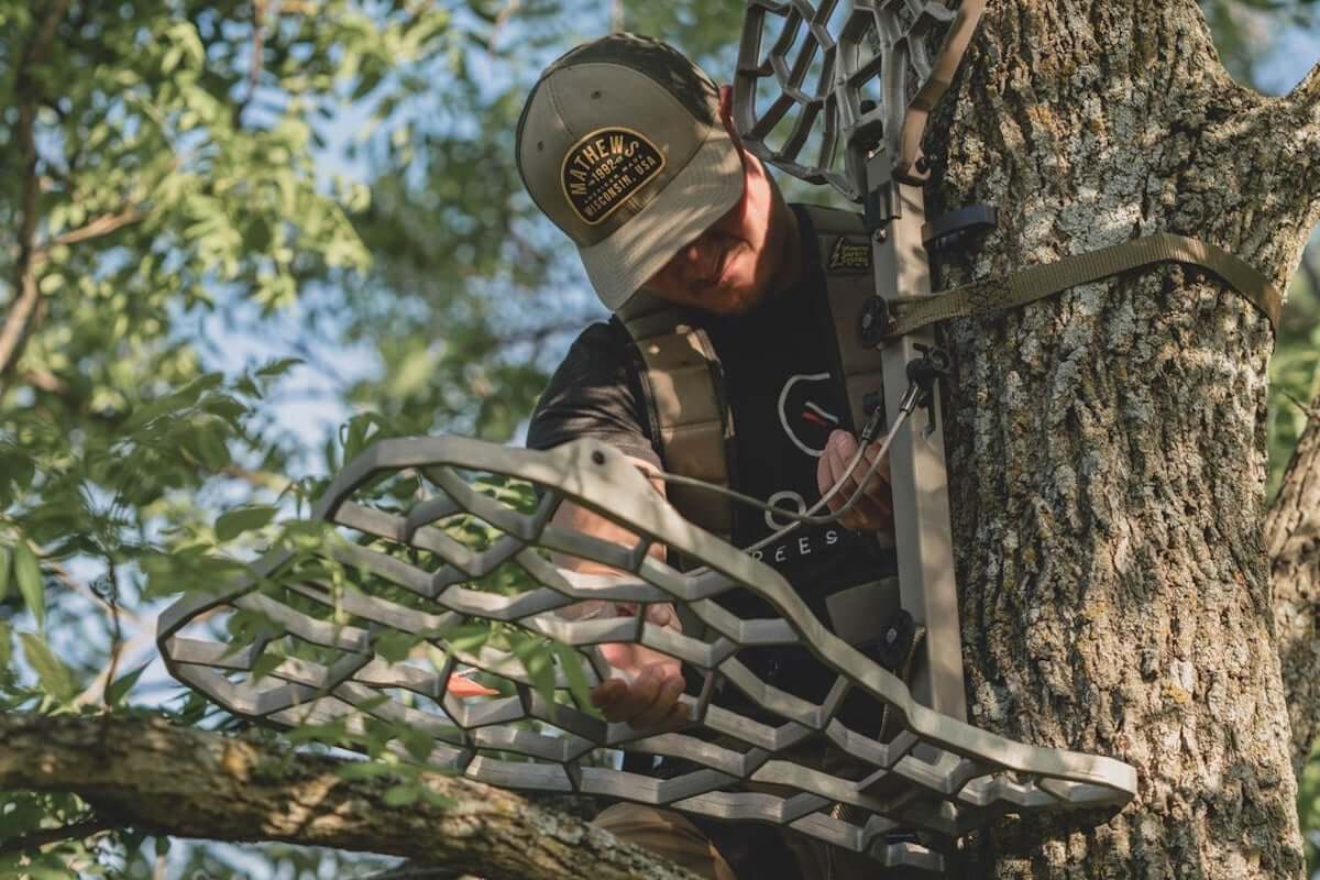 New Lightweight Treestands for Bowhunting 2022