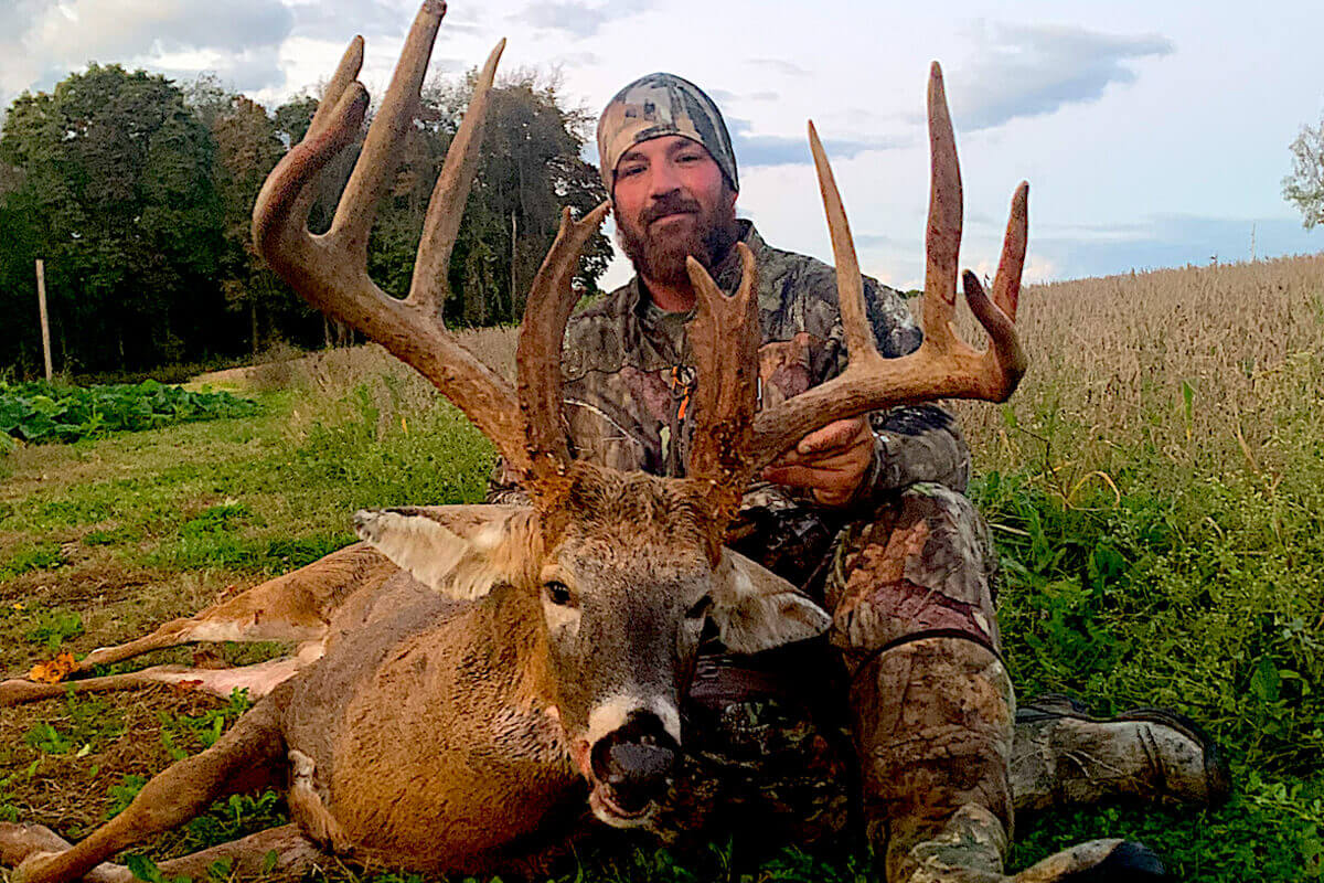 Crossbow Hunter Bags Ohio Buck Nicknamed 'Blades'