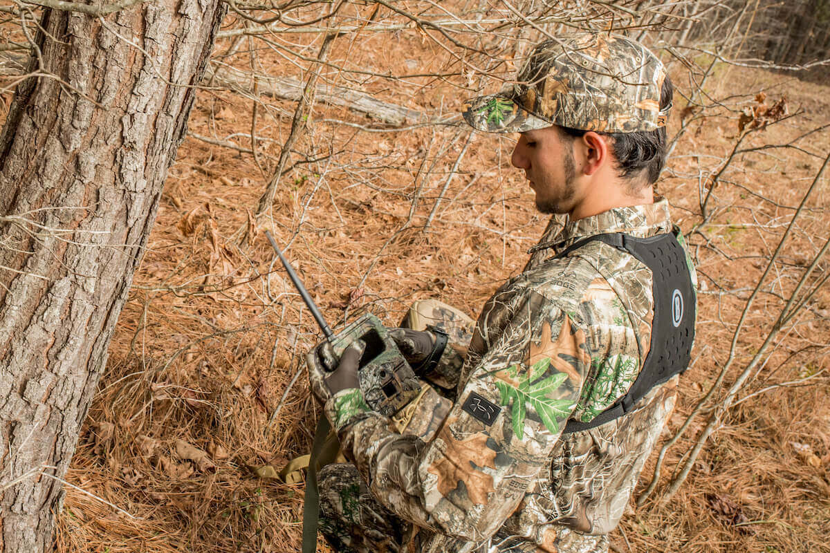 Does Trail-Cam Use Have Negative Impact on Big Game?