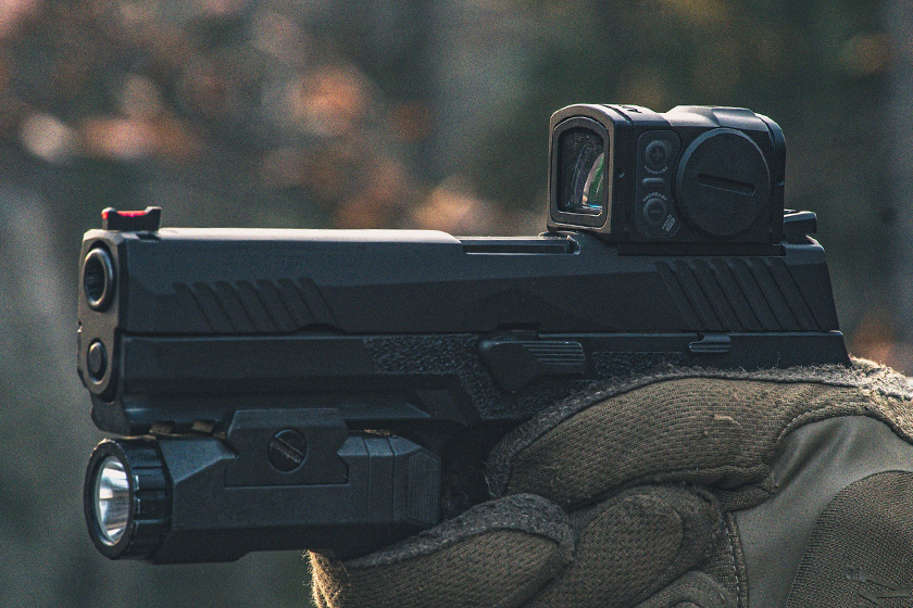 The Aimpoint® Acro P-2 is the next generation in the Acro series with an  optimized technology. With the new battery size of CR2032 and new diode  technology the Acro P-2 will last