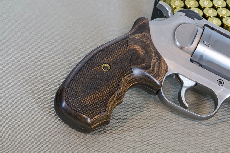 kimber-k6s-dasa-combat-revolver-walnut-grip