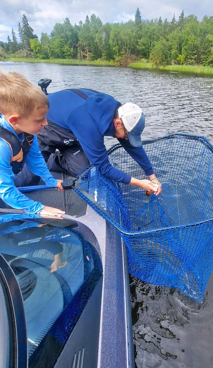 muskie fishing using the net