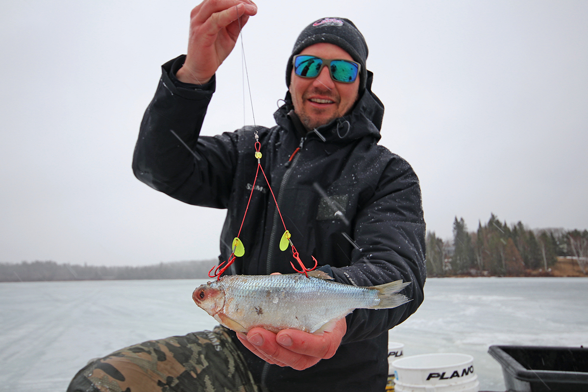 Setting up a new Tip Up : Great Lakes Ice Fishing