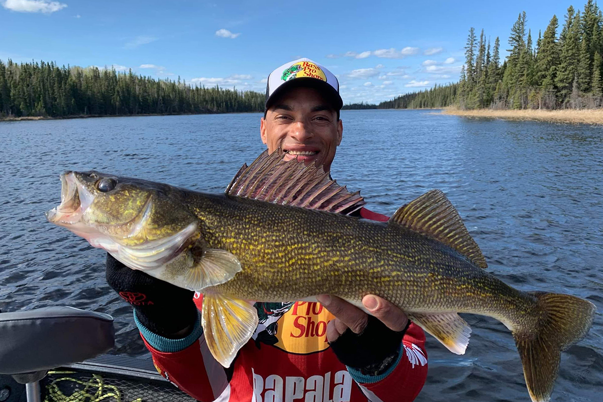 The Ultimate Canada Ice Fishing Experience - Baker's Narrow