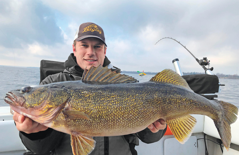 //content.osgnetworks.tv/infisherman/content/photos/Bay-of-Quinte-Big-Walleye.jpg