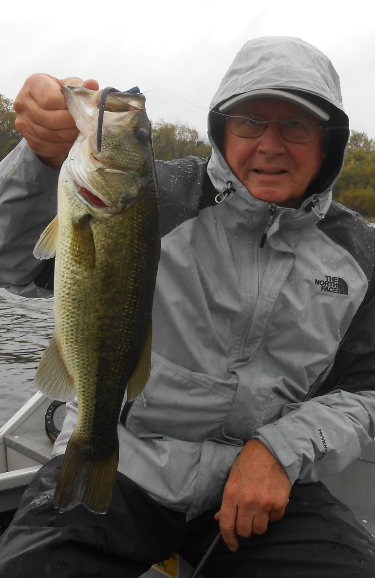 //content.osgnetworks.tv/infisherman/content/photos/Octobers-of-the-Past-largemouth.jpg