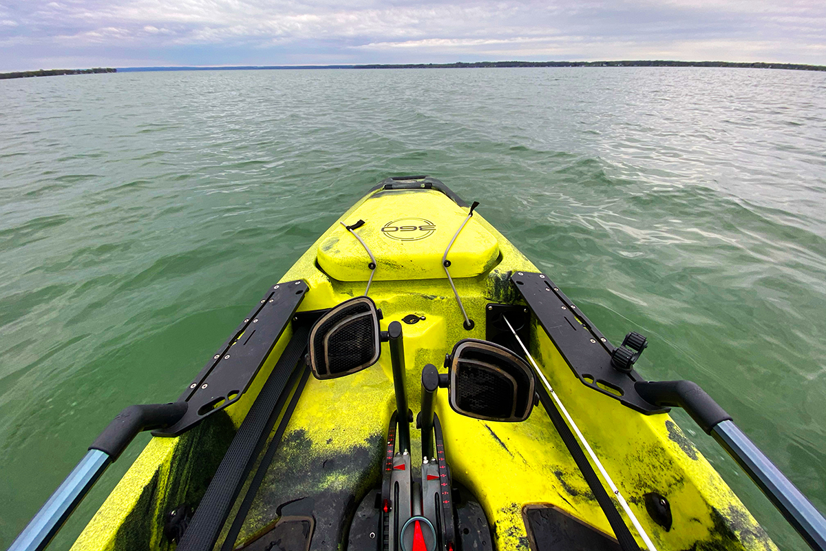 Motorized Kayak with Pedal for Paddle-fishing 