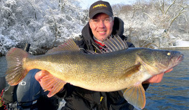Casting Big Water: Snap-Jerk-Power-Rip Jigging for Big Walleyes by Mat –  Great Lakes Angler