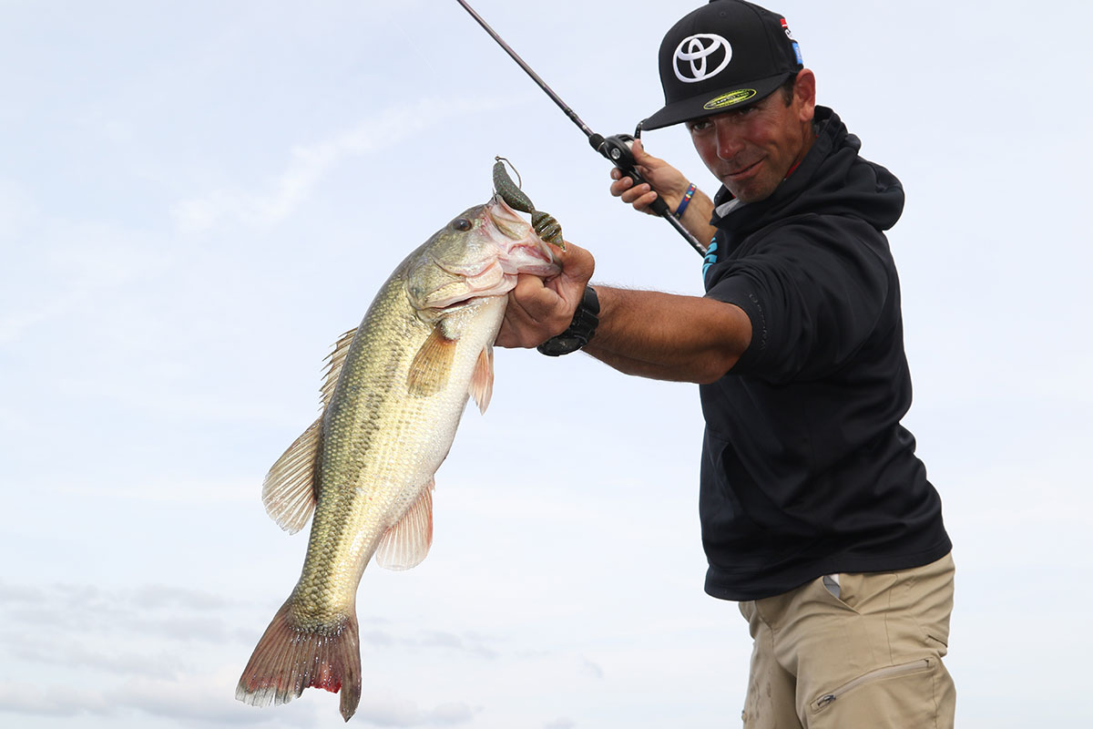 Mike Iaconelli Spawning Bass