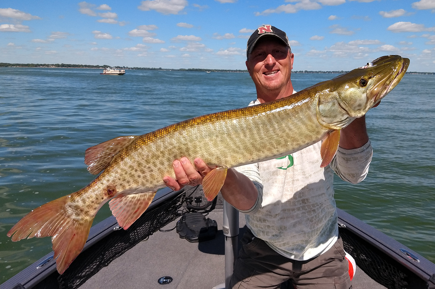 //content.osgnetworks.tv/infisherman/content/photos/Stick-And-Stay-Muskies-1.jpg