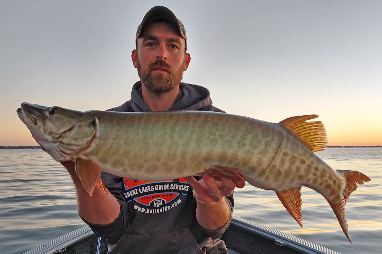 //content.osgnetworks.tv/infisherman/content/photos/Stick-And-Stay-Muskies-Matt-2.jpg