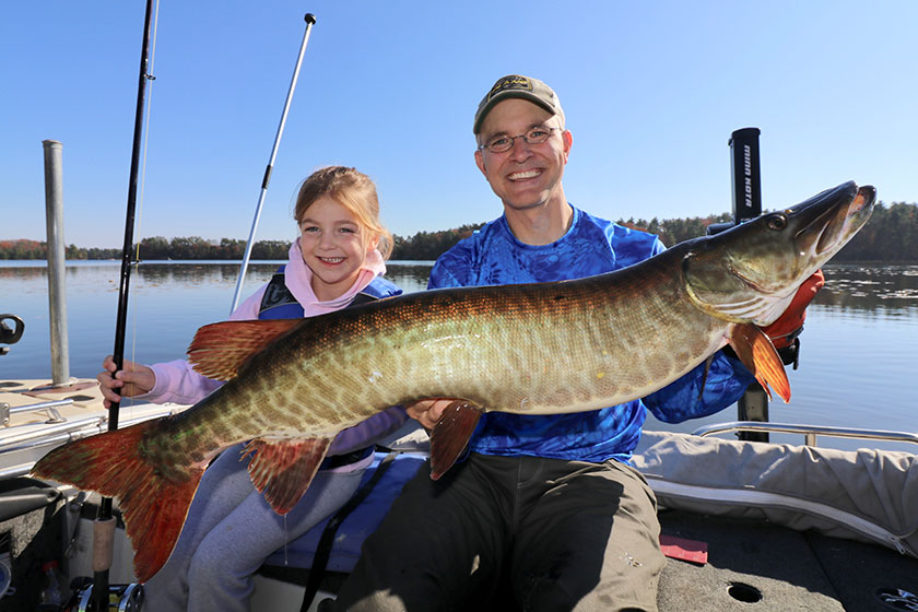 //content.osgnetworks.tv/infisherman/content/photos/Summer-Muskies-Father-Daughter.jpg