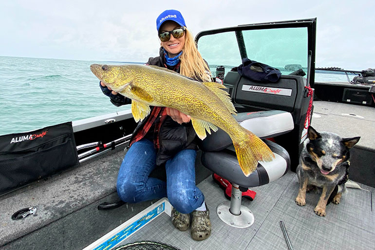 //content.osgnetworks.tv/infisherman/content/photos/Travel-Fishing-Walleye.jpg