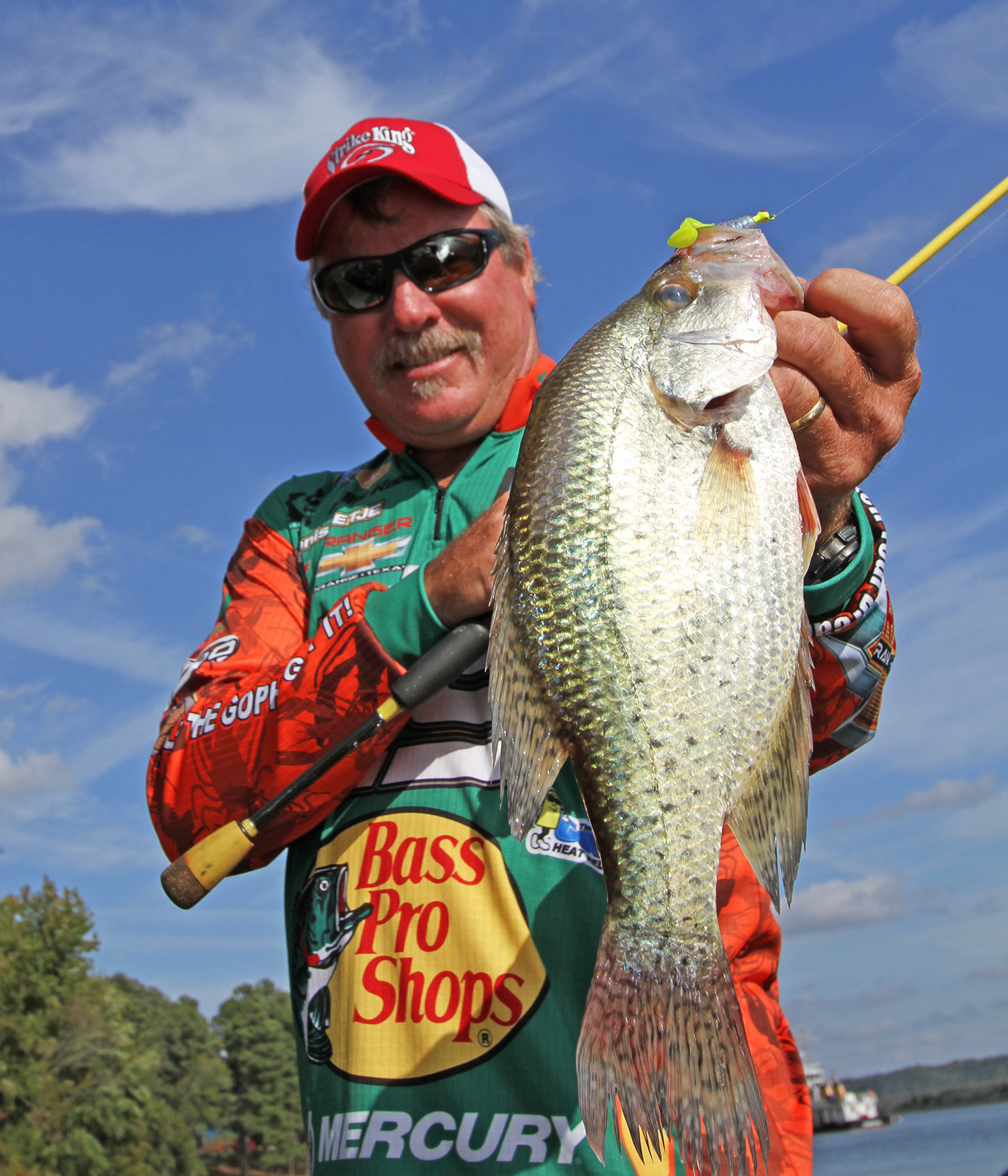//content.osgnetworks.tv/infisherman/content/photos/Winter-Crappie-Channels-Hold-Up.jpg
