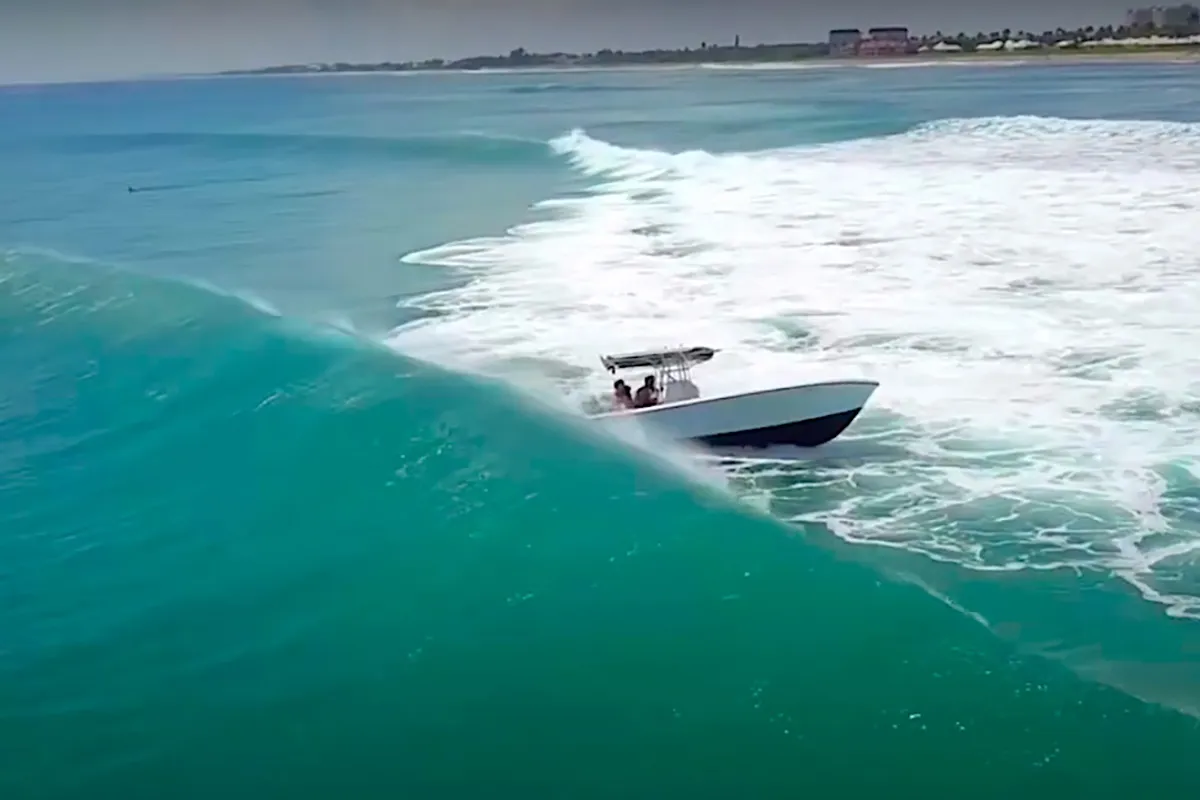 Heroes Rescue Kids From Epic Boating Smackdown