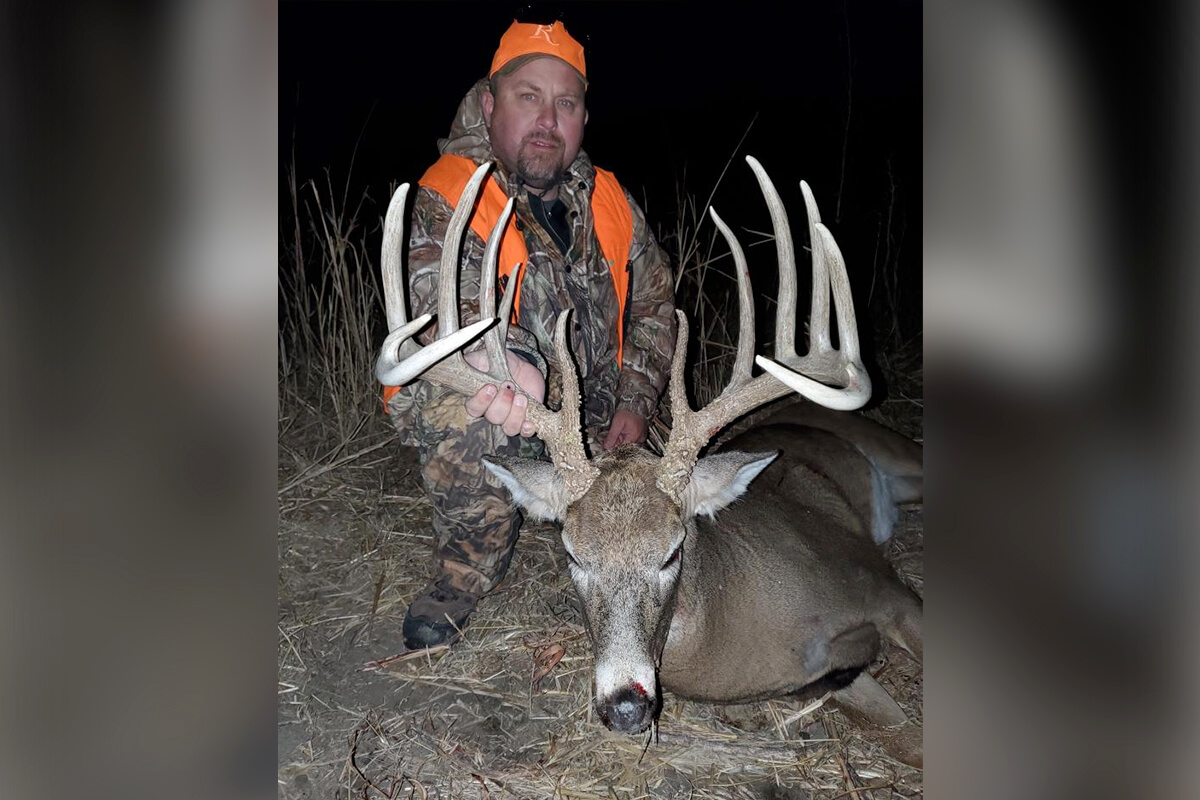 Kansas Hunter Pursues 196-inch Gross Typical All Season