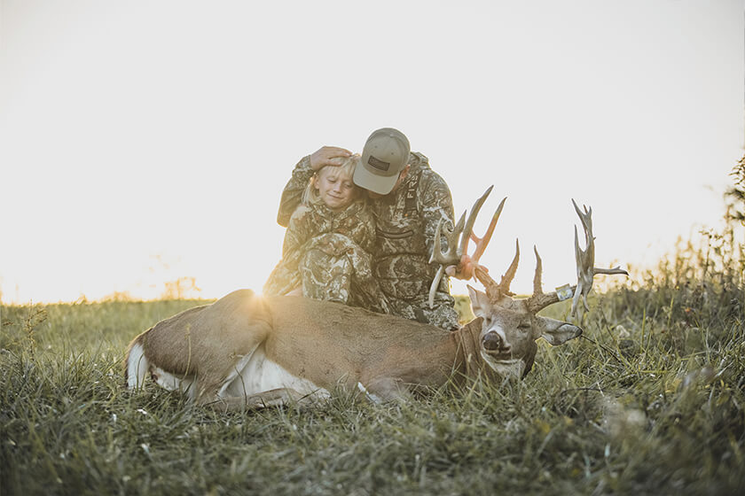 Iowa Bowhunter shoots atypical 237-inch giant