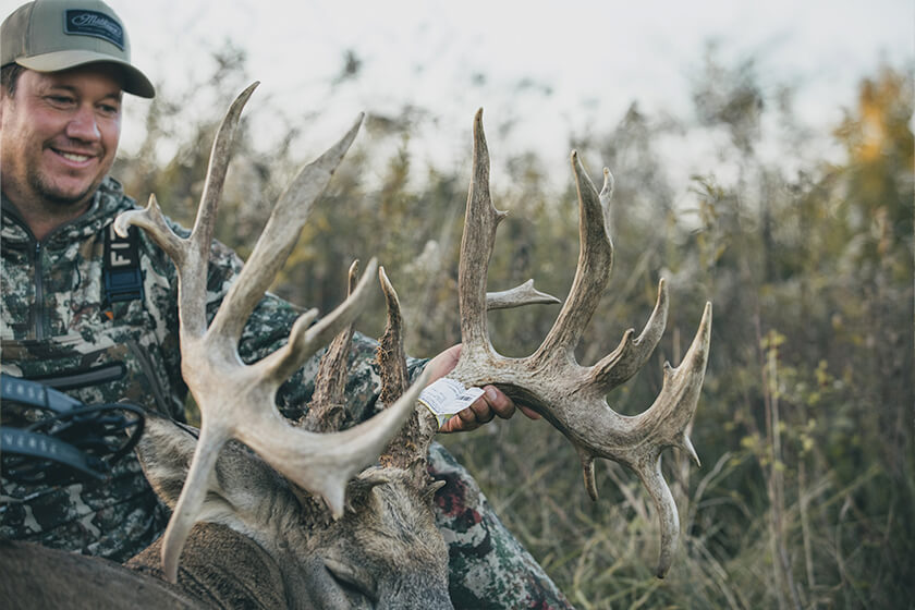 Iowa Bowhunter Shoots 237-inch Giant Non-typical