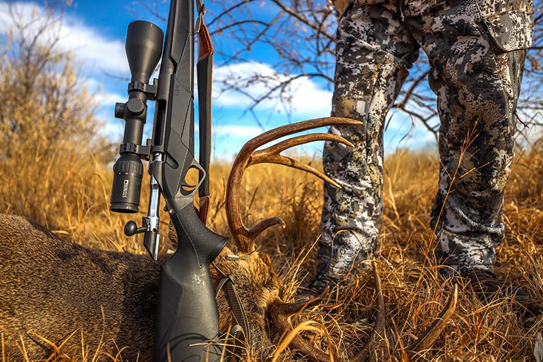 whitetail with Benelli Lupo