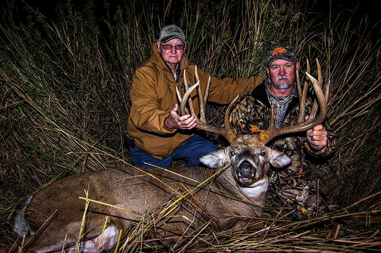 Don Higgins with 2017 Illinois whitetail buck