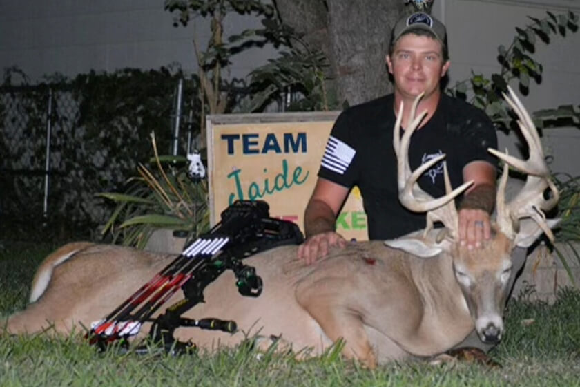 Kansas Bowhunter Kills 235-inch Non-typical in Hot Weather