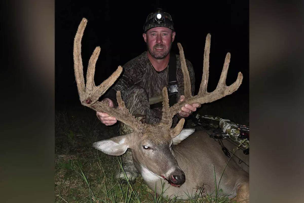 Grateful Kentucky Bowhunter Tags Giant Typical After Years of Patterning