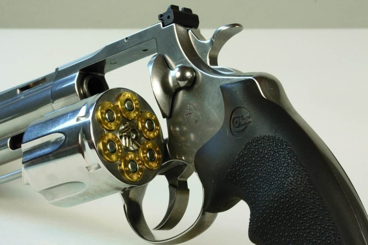 Colt Anaconda DA/SA Centerfire .44 Magnum Revolver: Full Rev - Handguns
