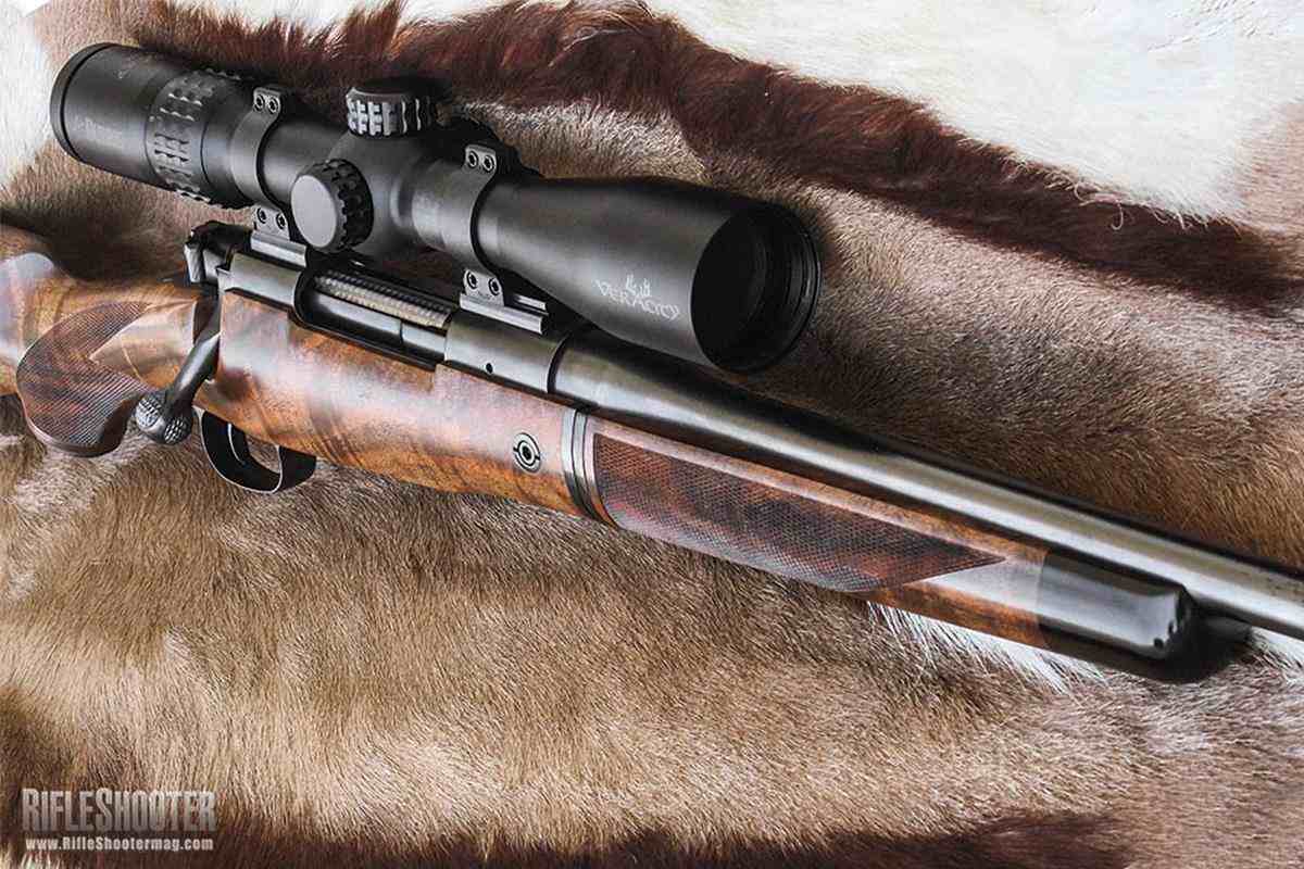 Dakota Model 76 Traveler Bolt-Action Centerfire Takedown Rifle History