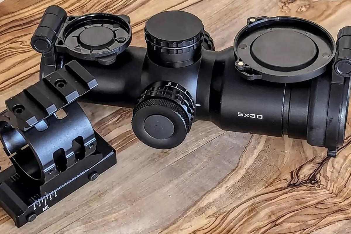 Element optic and clamp