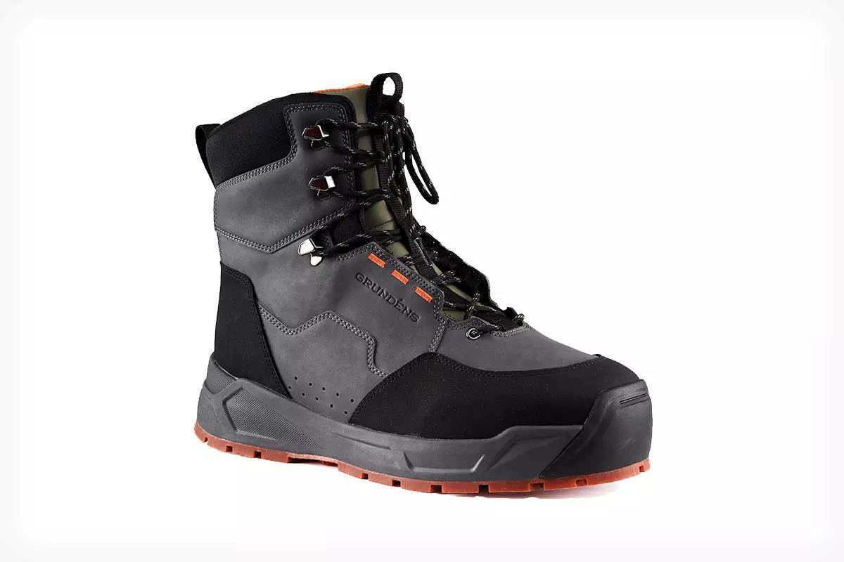 Studio photo of Grundens wading boots in black.